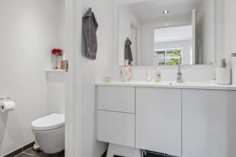 Modern Bathroom