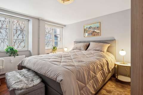 Luxury King Size Bed With Large Flatscreen