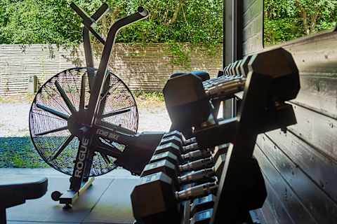 Designed for those who appreciate the very best, the villa features a state-of-the-art private gym with premium equipment—bringing a professional fitness experience to your holiday.