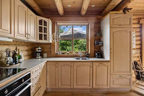 🍽️ Kitchen
Cook, Gather & Enjoy
A welcoming kitchen where delicious meals and unforgettable holiday memories are made together.