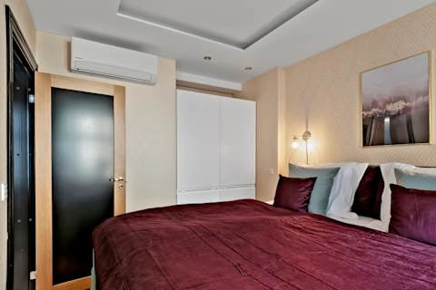 High End Queen Bed