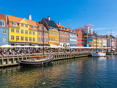 “Easy access to iconic Nyhavn — a must-see spot in Copenhagen with colorful waterfront views, restaurants, and atmosphere.”