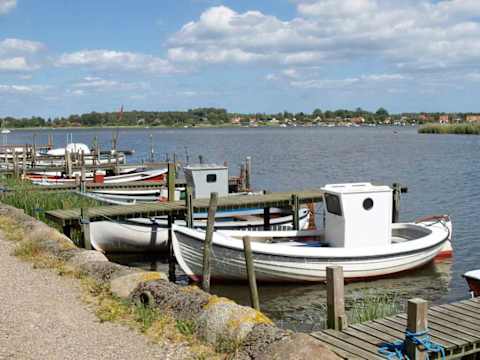 ⚓ Charming Præstø Harbor
Stroll along the cozy harbor, enjoy local cafés, ice cream, and the relaxed maritime atmosphere.