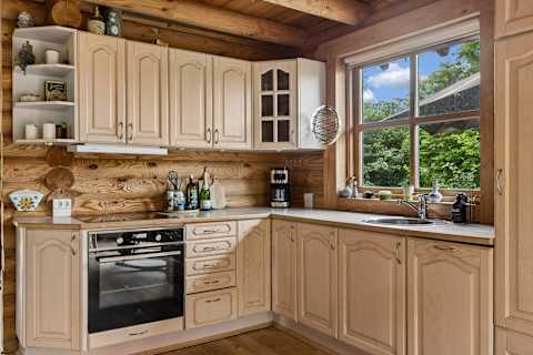 🍽️ Kitchen
Cook, Gather & Enjoy
A welcoming kitchen where delicious meals and unforgettable holiday memories are made together.