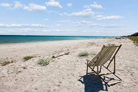 Direct Beach Access:
One of the villa's most exclusive features. Walk through the garden and step directly onto the beautiful sandy beach whenever you feel like a swim or a peaceful stroll along the water.