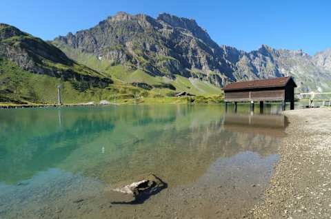 Surrounded by some of the most beautiful mountain scenery in Switzerland, Engelberg offers world-class skiing, breathtaking hiking trails, crystal-clear alpine lakes, and unforgettable experiences in every season.