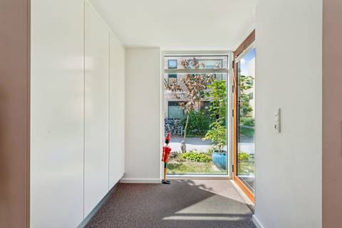 Private Entrance
