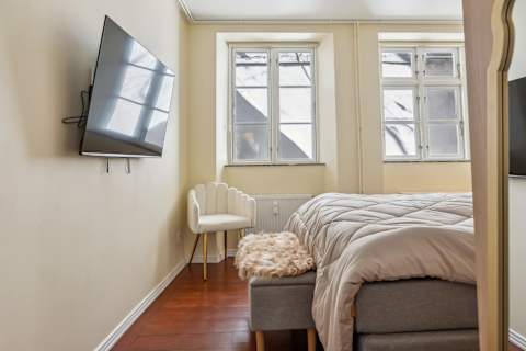 Luxury King Size Bed with flatscreen