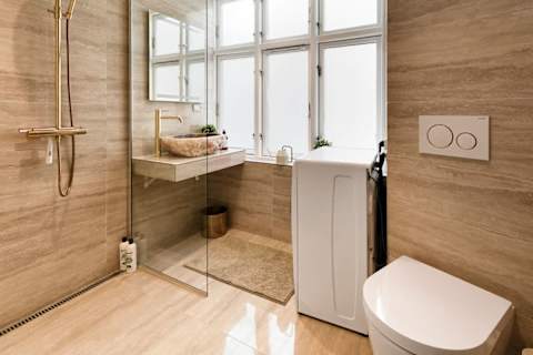 High end Bathroom with Washer /  Italiens Tiles
