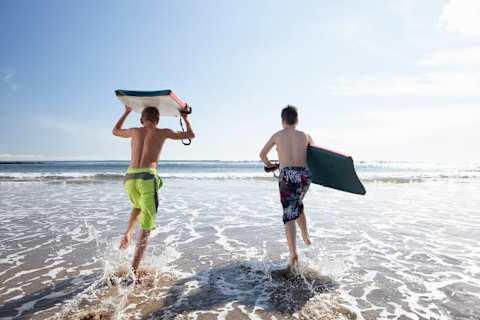 🏖️ Feddet Beach – Just 10 Minutes Away
Spend the day at one of Denmark's most beautiful family-friendly beaches, with soft sand, shallow waters, and plenty of space to relax.