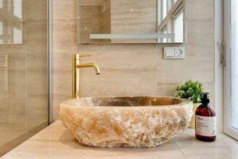 High end Bathroom with Beautiful Sink from Italy